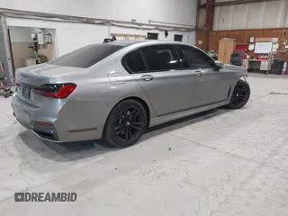 2020 BMW 7 Series 750i xDrive with VIN WBA7U2C06LBX84829, listed as a IAAI auction lot 41748781 with 70,450 mi miles. Bid and sale history available at carsss.com. Image 4.