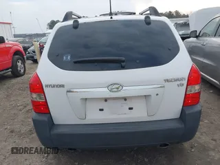 2006 Hyundai Tucson GLS with VIN KM8JN12D66U320996, listed as a IAAI auction lot 41684092 with 227,145 mi miles. Bid and sale history available at carsss.com. Image 17.