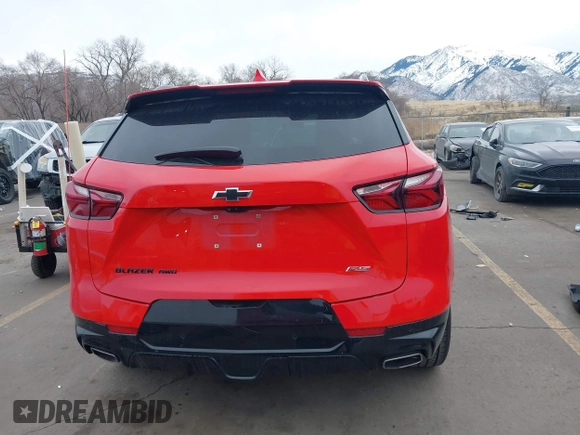 2021 Chevrolet Blazer RS z VIN 3GNKBKRS1MS555161, wystawiony jako IAAI lot #41544585 z przebiegiem 45 494 mil mil oraz . Historia ofert i sprzedaży dostępna na DreamBid. Obrazek 17.
