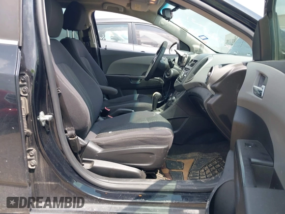 2013 Chevrolet Sonic LT with VIN 1G1JC5SH6D4245940, listed as a IAAI auction lot 42124231 with 1 mi miles. Bid and sale history available at carsss.com. Image 5.