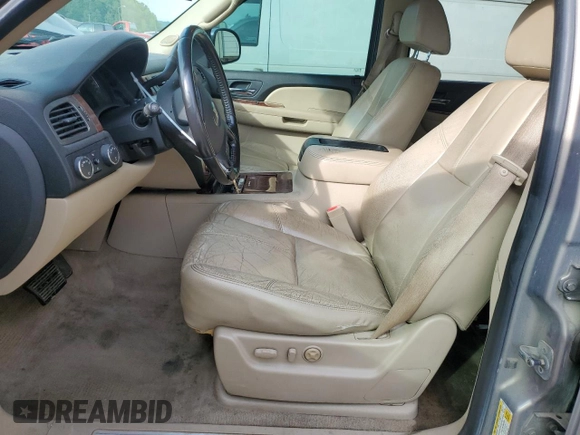 2007 Chevrolet Suburban LT с VIN 1GNFK16357J310782, выставлен на аукционе Copart как лот 54733695 с пробегом 313 324 миль миль и Списание • Salvage title. История ставок и продаж доступна на DreamBid. Изображение 7.