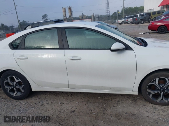 2020 Kia Forte LXS with VIN 3KPF24AD8LE150558, listed as a IAAI auction lot 41389156 with 141,682 mi miles. Bid and sale history available at carsss.com. Image 13.