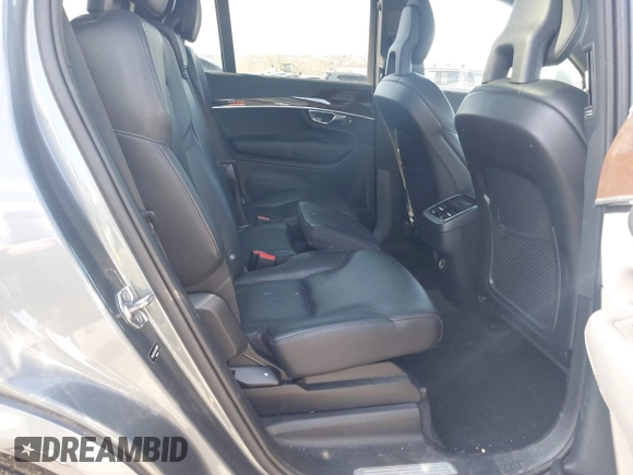 2018 Volvo XC90 Momentum with VIN YV4A22PK6J1386904, listed as a IAAI auction lot 41871000 with 58,955 mi miles. Bid and sale history available at carsss.com. Image 8.