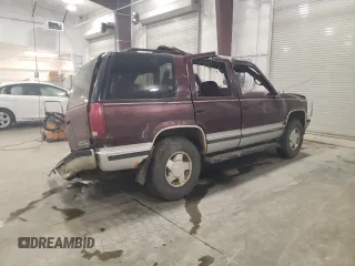 1995 Chevrolet Tahoe z VIN 1GNEK13KXSJ427631, wystawiony jako Copart lot #52624475 z przebiegiem 228 492 mil mil oraz Nie do naprawy. Historia ofert i sprzedaży dostępna na DreamBid. Obrazek 3.