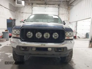 2003 Ford F-350 XL z VIN 1FTSW31P23EC99227, wystawiony jako IAAI lot #41949240 z przebiegiem 157 357 mil mil oraz . Historia ofert i sprzedaży dostępna na DreamBid. Obrazek 12.