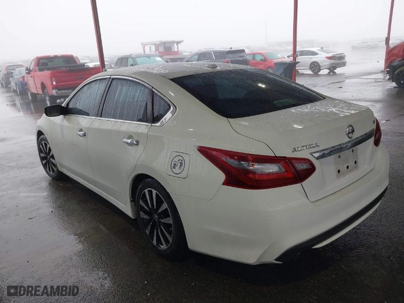 2018 Nissan Altima 2.5 S with VIN 1N4AL3AP6JC266508, listed as a IAAI auction lot 41458932 with 114,945 mi miles. Bid and sale history available at carsss.com. Image 3.