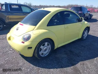 1999 Volkswagen New Beetle GLS with VIN 3VWCC21C1XM415115, listed as a IAAI auction lot 41933992 with 193,653 mi miles. Bid and sale history available at carsss.com. Image 4.