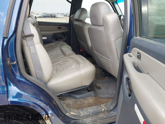 2001 Chevrolet Tahoe LT with VIN 1GNEK13T81J207380, listed as a IAAI auction lot 41611619 with 176,198 mi miles. Bid and sale history available at carsss.com. Image 8.