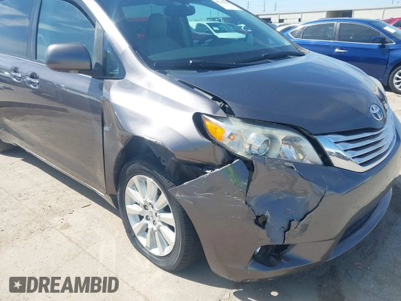 2011 Toyota Sienna XLE with VIN 5TDDK3DC7BS003186, listed as a IAAI auction lot 41701839 with 165,878 mi miles. Bid and sale history available at carsss.com. Image 6.