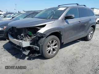 2015 Toyota Highlander XLE z VIN 5TDKKRFH8FS050848, wystawiony jako IAAI lot #42279034 z przebiegiem 101 053 mil mil oraz . Historia ofert i sprzedaży dostępna na DreamBid. Obrazek 23.