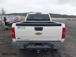 2010 Chevrolet Silverado 1500 LT with VIN 1GCSKSE36AZ137555, listed as a IAAI auction lot 41655037 with 139,574 mi miles. Bid and sale history available at carsss.com. Image 17.