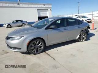 2015 Chrysler 200 S with VIN 1C3CCCDG8FN668609, listed as a Copart auction lot 46492095 with 211,396 mi miles and Salvage Title. Bid and sale history available at carsss.com. Image 1.