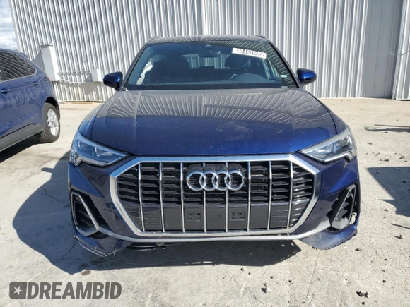 2025 Audi Q3 S line Premium z VIN WA1DECF34S1001830, wystawiony jako Copart lot #48467995 z przebiegiem 1 723 mil mil oraz Czysty tytuł • Clean title. Historia ofert i sprzedaży dostępna na DreamBid. Obrazek 5.