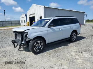 2025 Ford Expedition XLT with VIN 1FMJU1H83SEA11679, listed as a Copart auction lot 60307105 with 3,829 mi miles and Salvage title. Bid and sale history available at DreamBid. Image 1.