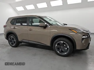 2025 Nissan Rogue SV with VIN 5N1BT3BA6SC775620, listed as a Copart auction lot 53378745 with 4,495 mi miles and Clean Title. Bid and sale history available at DreamBid. Image 4.