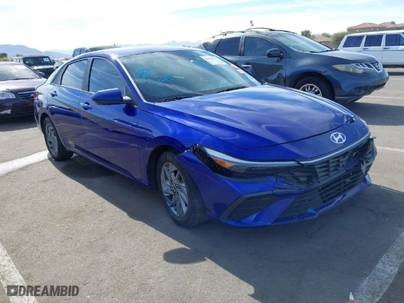 2024 Hyundai Elantra Essential with VIN KMHLM4DG8RU652186, listed as a IAAI auction lot 41456557 with 22,040 mi miles. Bid and sale history available at carsss.com. Image 1.
