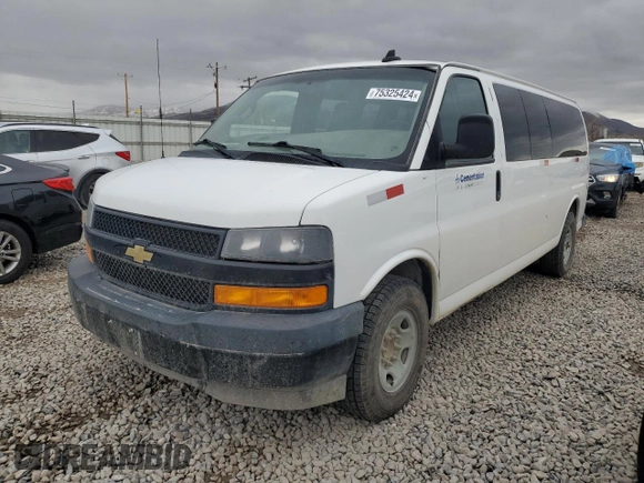 2021 Chevrolet Express Passenger LS с VIN 1GAZGNF73M1236963, выставлен на аукционе Copart как лот 75325424 с пробегом 26 172 миль миль и Списание • Salvage title. История ставок и продаж доступна на DreamBid. Изображение 1.