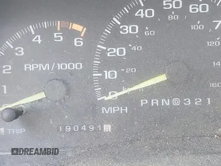 1996 GMC Sierra 1500 z VIN 1GTEK19R6TE514322, wystawiony jako IAAI lot #42253821 z przebiegiem 190 491 mil mil oraz . Historia ofert i sprzedaży dostępna na DreamBid. Obrazek 15.