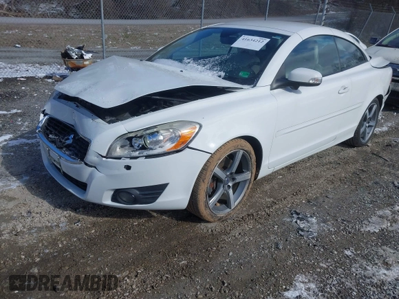 2013 Volvo C70 T5 with VIN YV1672MC5DJ142005, listed as a IAAI auction lot 41634212 with 94,435 mi miles. Bid and sale history available at carsss.com. Image 2.