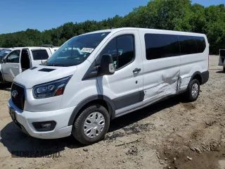2023 Ford Transit Passenger XL z VIN 1FBAX2YG2PKB56430, wystawiony jako Copart lot #62348555 z przebiegiem 22 570 mil mil oraz Nie do naprawy • Non repairable. Historia ofert i sprzedaży dostępna na DreamBid. Obrazek 1.
