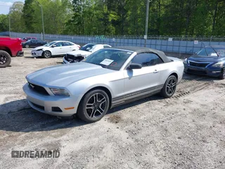 2011 Ford Mustang V6 with VIN 1ZVBP8EM6B5112240, listed as a IAAI auction lot 42030995 with 191,205 mi miles and . Bid and sale history available at carsss.com. Image 17.