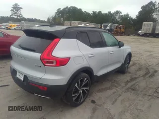 2020 Volvo XC40 R-Design с VIN YV4162UM2L2305405, выставлен на аукционе IAAI как лот 41531111 с пробегом 82 352 миль миль и . История ставок и продаж доступна на DreamBid. Изображение 4.