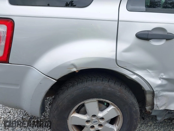 2008 Ford Escape XLT с VIN 1FMCU93118KB07144, выставлен на аукционе IAAI как лот 42597705 с пробегом 178 971 миль миль и . История ставок и продаж доступна на DreamBid. Изображение 17.