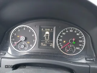 2012 Volkswagen Tiguan SE z VIN WVGAV7AX9CW000568, wystawiony jako IAAI lot #42322456 z przebiegiem 175 453 mil mil oraz . Historia ofert i sprzedaży dostępna na DreamBid. Obrazek 7.