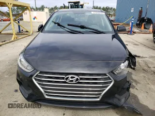 2020 Hyundai Accent SE with VIN 3KPC24A6XLE098919, listed as a Copart auction lot 47645223 with 9,517 mi miles. Bid and sale history available at carsss.com. Image 5.
