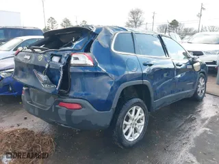 2018 Jeep Cherokee Latitude with VIN 1C4PJLCB2JD596278, listed as a IAAI auction lot 41121202 with 1 mi miles. Bid and sale history available at carsss.com. Image 4.