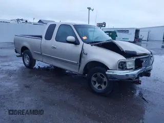 1999 Ford F-150 XL with VIN 1FTRX17L1XNA06282, listed as a IAAI auction lot 41545503 with 234,817 mi miles. Bid and sale history available at carsss.com. Image 1.