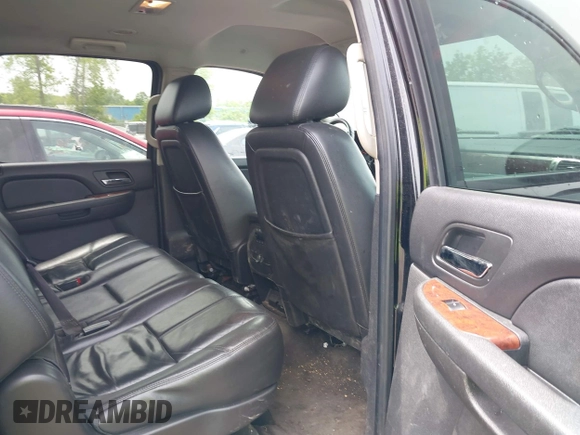 2012 Chevrolet Suburban LT with VIN 1GNSKJE75CR189265, listed as a IAAI auction lot 42270178 with 171,219 mi miles and . Bid and sale history available at DreamBid. Image 8.