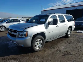 2013 Chevrolet Suburban LT with VIN 1GNSKJE70DR314805, listed as a IAAI auction lot 41120145 with 178,769 mi miles. Bid and sale history available at carsss.com. Image 2.