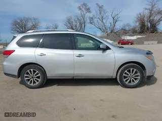 2015 Nissan Pathfinder SV with VIN 5N1AR2MM5FC671055, listed as a IAAI auction lot 41764397 with 157,001 mi miles. Bid and sale history available at carsss.com. Image 13.