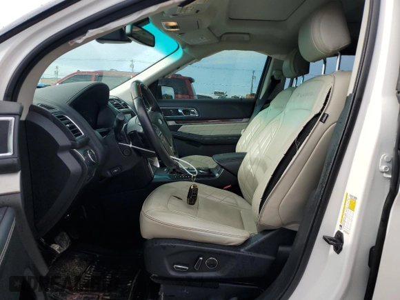 2016 Ford Explorer Platinum с VIN 1FM5K8HT3GGC30965, выставлен на аукционе Copart как лот 58735995 с пробегом 105 703 миль миль и Списание • Salvage title. История ставок и продаж доступна на DreamBid. Изображение 7.