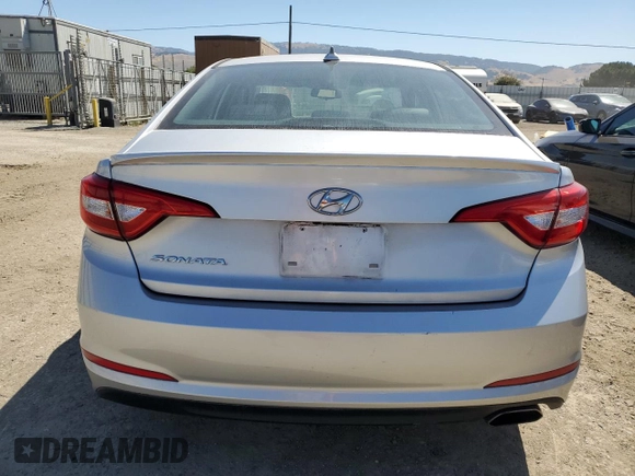 2017 Hyundai Sonata 2.4L z VIN 5NPE24AF6HH539683, wystawiony jako Copart lot #58068535 z przebiegiem 46 585 mil mil oraz Czysty tytuł • Clean title. Historia ofert i sprzedaży dostępna na DreamBid. Obrazek 6.
