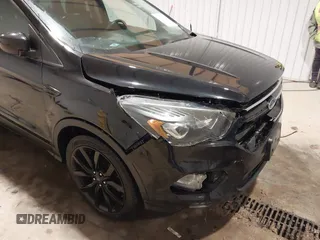 2017 Ford Escape SE with VIN 1FMCU9GD8HUF04133, listed as a IAAI auction lot 41390354 with 93,139 mi miles. Bid and sale history available at carsss.com. Image 6.