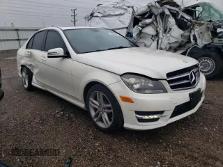 2014 Mercedes-Benz C 250 Sport z VIN WDDGF4HB2EG245896, wystawiony jako Copart lot #56678115 z przebiegiem 92 446 mil mil oraz Szkoda całkowita • Salvage title. Historia ofert i sprzedaży dostępna na DreamBid. Obrazek 4.
