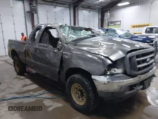 2004 Ford F-250 XL z VIN 1FTNX21L54EA40055, wystawiony jako IAAI lot #41363730 z przebiegiem Nie podano mil oraz . Historia ofert i sprzedaży dostępna na DreamBid. Obrazek 1.