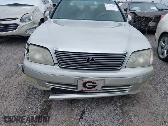 2000 Lexus LS 400 with VIN JT8BH28F9Y0181339, listed as a IAAI auction lot 41589304 with 252,625 mi miles. Bid and sale history available at carsss.com. Image 6.