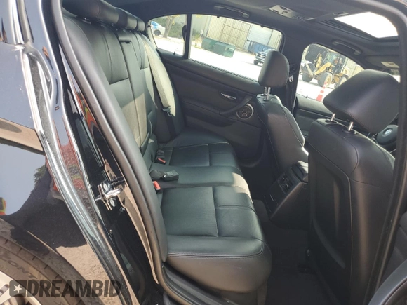2008 BMW 3 Series M3 with VIN WBSVA93528E041123, listed as a Copart auction lot 70813694 with 127,460 mi miles and Salvage title. Bid and sale history available at DreamBid. Image 10.