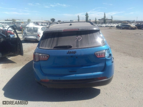 2020 Jeep Compass Latitude with VIN 3C4NJDBB7LT240954, listed as a IAAI auction lot 37092535 with 1 mi miles. Bid and sale history available at carsss.com. Image 16.
