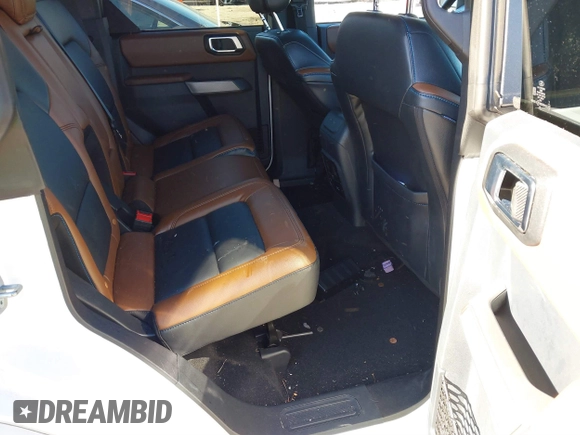 2023 Ford Bronco z VIN 1FMEE5DP0PLC16138, wystawiony jako IAAI lot #41310455 z przebiegiem 25 963 mil mil oraz . Historia ofert i sprzedaży dostępna na DreamBid. Obrazek 8.