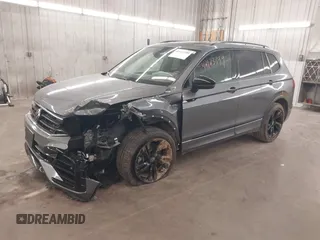 2024 Volkswagen Tiguan SE R-Line Black с VIN 3VV8B7AX8RM090818, выставлен на аукционе IAAI как лот 42123399 с пробегом 10 846 миль миль и . История ставок и продаж доступна на DreamBid. Изображение 18.