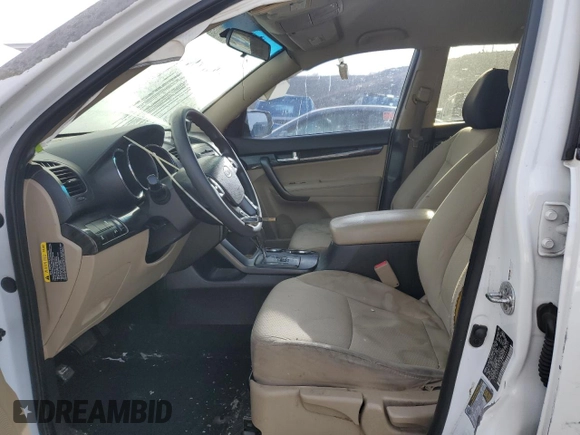 2013 Kia Sorento LX z VIN 5XYKTCA66DG423668, wystawiony jako Copart lot #43718905 z przebiegiem 201 892 mil mil oraz Szkoda całkowita • Salvage title. Historia ofert i sprzedaży dostępna na DreamBid. Obrazek 7.