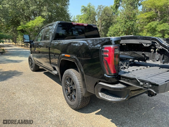 2024 GMC Sierra 3500HD AT4 with VIN 1GT49VEY7RF220023, listed as a Copart auction lot 81771014 with 16,331 mi miles and Salvage Title. Bid and sale history available at carsss.com. Image 3.