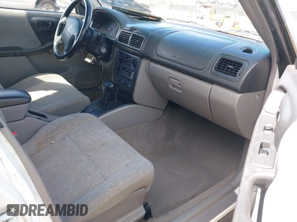 2001 Subaru Forester L with VIN JF1SF63591H748482, listed as a IAAI auction lot 41813762 with 187,412 mi miles. Bid and sale history available at carsss.com. Image 5.