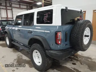 2023 Ford Bronco z VIN 1FMDE4DH2PLA40790, wystawiony jako IAAI lot #41734806 z przebiegiem 19 913 mil mil oraz . Historia ofert i sprzedaży dostępna na DreamBid. Obrazek 3.