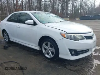 2014 Toyota Camry L with VIN 4T1BF1FK7EU816821, listed as a IAAI auction lot 41825230 with 121,382 mi miles. Bid and sale history available at carsss.com. Image 1.