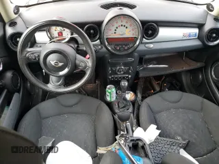 2012 MINI Hardtop z VIN WMWSU3C55CT543365, wystawiony jako Copart lot #56859905 z przebiegiem 137 537 mil mil oraz Szkoda całkowita • Salvage title. Historia ofert i sprzedaży dostępna na DreamBid. Obrazek 8.